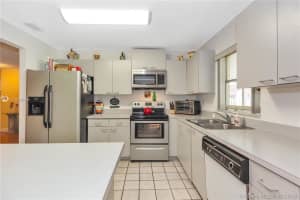 9518 NW 53rd St, Sunrise, FL 33351, Sold 04/05/19