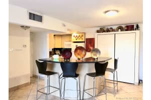 8830 Fontainebleau Blvd, Miami, FL 33172, Sold 04/01/19