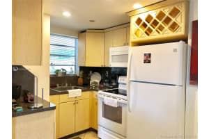 8830 Fontainebleau Blvd, Miami, FL 33172, Sold 04/01/19