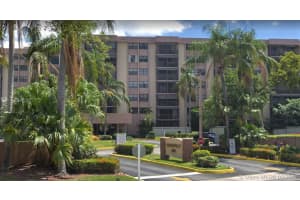 900 NE 195th St, Miami, FL 33179, Sold 04/01/19