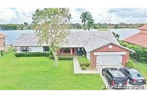 10354 SW 18th St, Davie, FL 33324, Sold 06/18/19