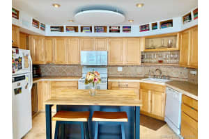 Miami, FL 33131, Sold 03/15/19