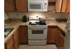 8075 NW 7th St, Miami, FL 33126, Sold 04/03/19