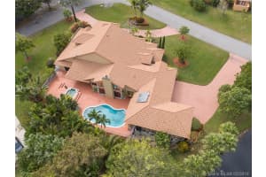 11871 SW 43rd St, Davie, FL 33330, Sold 03/29/19