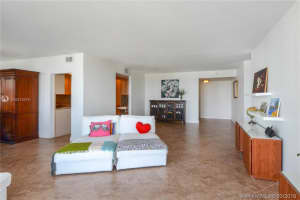 5825 Collins Ave #14a, Miami Beach, FL 33140, Sold 08/30/19