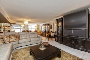 6423 Collins Ave, Miami, FL 33141, Sold 06/04/20