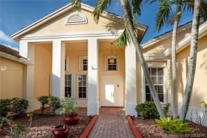 9721 Ridge Walk Ct, Davie, FL 33328, Sold 05/15/19