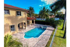 15762 NW 79th Ct, Miami Lakes, FL 33016, Sold 04/30/19