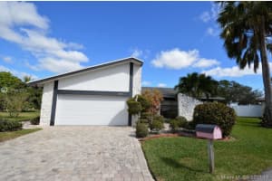 8205 NW 80th St, Tamarac, FL 33321, Sold 04/29/19