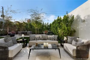 300 Collins Ave #2c, Miami Beach, FL 33139, Sold 10/01/19