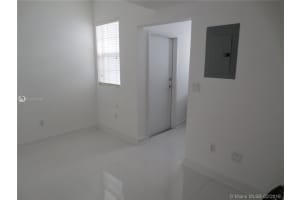 1000 Meridian Ave, Miami Beach, FL 33139, Sold 06/05/20