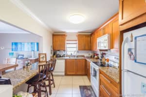 1200 14th St #2a, Miami Beach, FL 33139, Sold 05/06/19