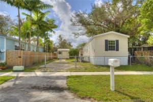 13470 SW 7th Pl, Davie, FL 33325, Sold 03/13/19