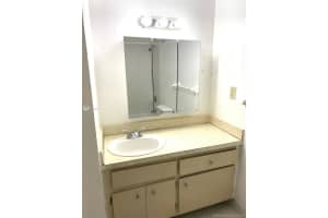 2899 Collins Ave, Miami Beach, FL 33140, Sold 05/13/22