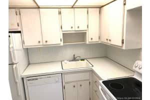 2899 Collins Ave, Miami Beach, FL 33140, Sold 05/13/22