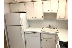 2899 Collins Ave, Miami Beach, FL 33140, Sold 05/13/22