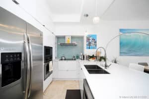 6917 Collins Ave, Miami Beach, FL 33141, Sold 05/10/21