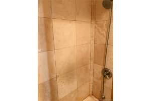 19118 NW 77th Pl, Hialeah, FL 33015, Sold 08/14/19
