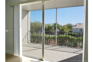 6902 N Kendall Dr APT E305, Pinecrest, FL 33156, Sold 04/17/19