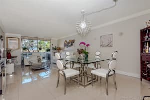 8411 NW 8th St, Miami, FL 33126, Sold 04/22/19