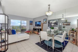 5199 NW 7th St, Miami, FL 33126, Sold 05/01/19