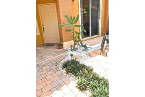 634 SW 106th Ave, Pembroke Pines, FL 33025, Sold 11/08/19