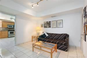 5001 Collins Ave #10k, Miami Beach, FL 33140, Sold 08/28/19
