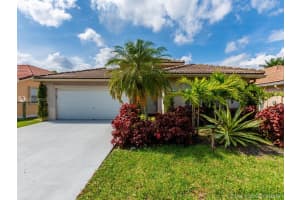 403 Royal Cove Way, Davie, FL 33325, Sold 04/23/19