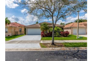 403 Royal Cove Way, Davie, FL 33325, Sold 04/23/19