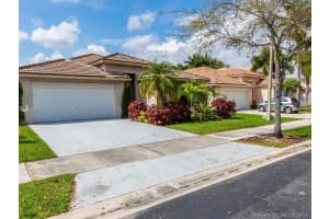 403 Royal Cove Way, Davie, FL 33325, Sold 04/23/19