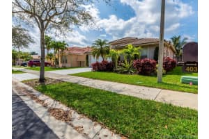 403 Royal Cove Way, Davie, FL 33325, Sold 04/23/19