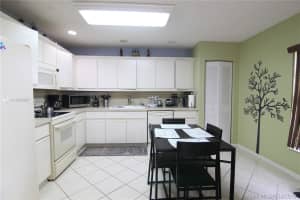 9007 Vineyard Lake Dr, Plantation, FL 33324, Sold 06/14/19