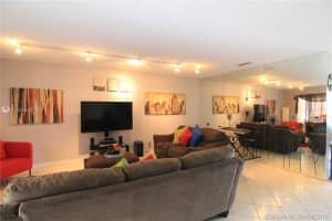 9007 Vineyard Lake Dr, Plantation, FL 33324, Sold 06/14/19