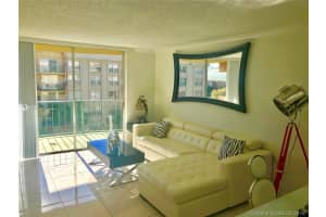 9320 Fontainebleau Blvd, Miami, FL 33172, Sold 05/20/19