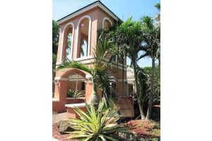 7115 NW 179th St, Hialeah, FL 33015, Sold 04/24/19
