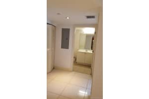 111 E Flagler St, Miami, FL 33131, Sold 05/28/19