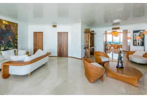 300 South Pointe Dr, Miami Beach, FL 33139, Sold 07/29/21