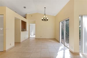390 W Riverbend Dr, Sunrise, FL 33326, Sold 04/23/19