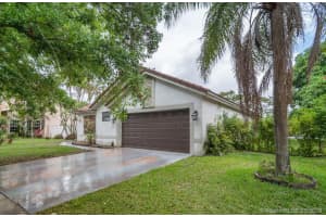 8701 SW 14th St, Pembroke Pines, FL 33025, Sold 05/17/19