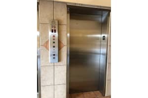 9686 Fontainebleau Blvd, Miami, FL 33172, Sold 05/15/19