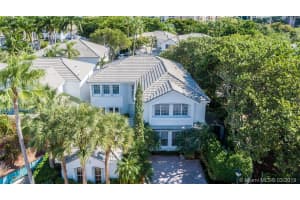 19931 NE 36th Pl, Aventura, FL 33180, Sold 05/10/19