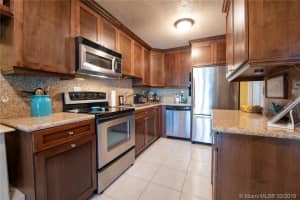 9002 Vineyard Lake Dr, Plantation, FL 33324, Sold 04/26/19