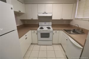 18 SW 82nd Ln, Miami, FL 33193, Sold 10/18/19
