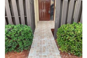 280 SW 96th Terrace, Pembroke Pines, FL 33025, Sold 08/01/19