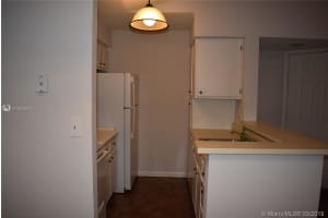 2736 S University Dr, Davie, FL 33328, Sold 04/19/19