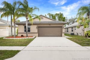 9911 Red Heart Ln, Tamarac, FL 33321, Sold 04/18/19
