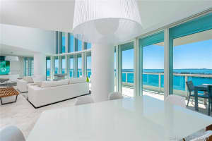 Add Building Entrance, 2127 Brickell Ave, Miami, FL 33129, Sold 01/29/20