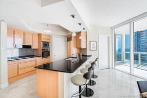 1000 South Pointe Dr, Miami Beach, FL 33139, Sold 05/06/19