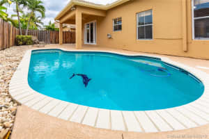 315 E Royal Cove Cir, Davie, FL 33325, Sold 06/20/19