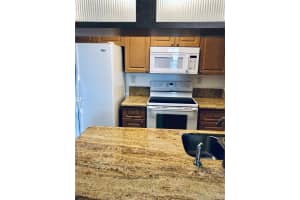 17425 NW 67th Pl, Hialeah, FL 33015, Sold 05/08/19